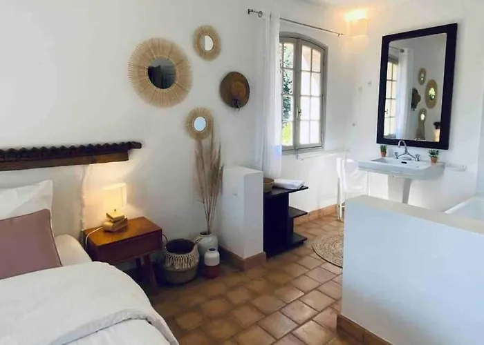 Provencale Atypique A 5 M A Pied De La * Saint-Raphaël