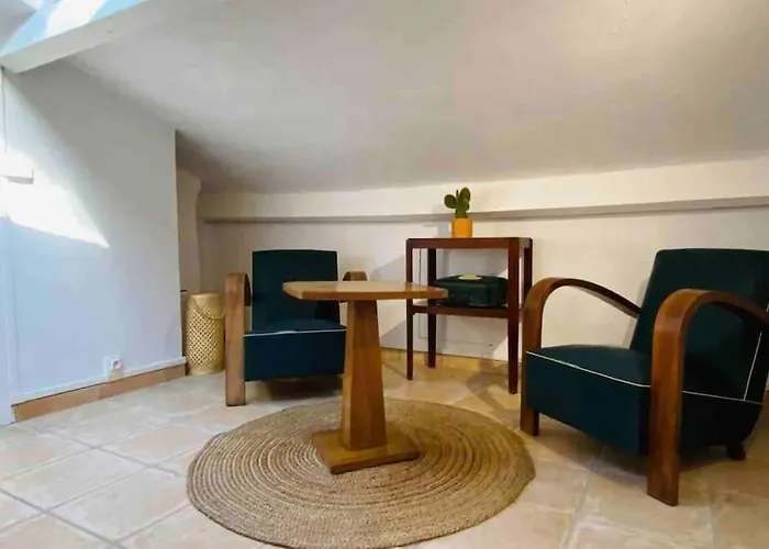 Provencale Atypique A 5 M A Pied De La Casa de Férias Saint-Raphaël