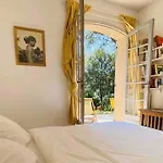 Prázdninový dům Provencale Atypique A 5 M A Pied De La