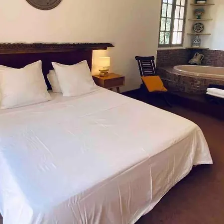 Provencale Atypique A 5 M A Pied De La Ferienhaus *