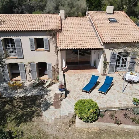 Provencale Atypique A 5 M A Pied De La Holiday home