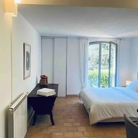 Provencale Atypique A 5 M A Pied De La Ferienhaus *