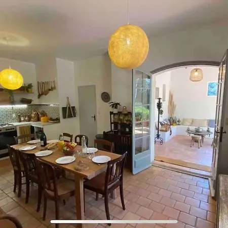 Dom wakacyjny Provencale Atypique A 5 M A Pied De La *