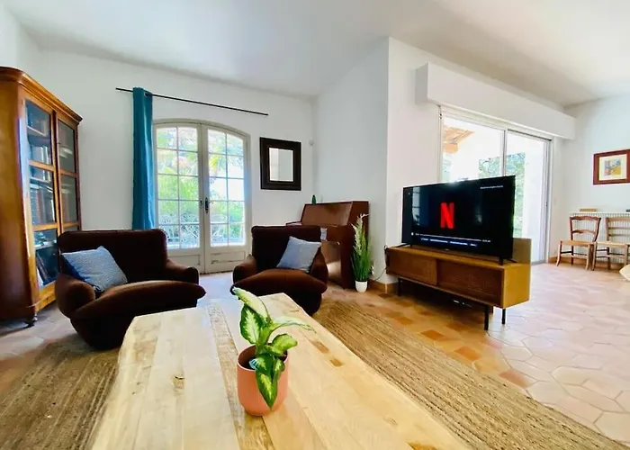 Provencale Atypique A 5 M A Pied De La 別荘 Saint-Raphaël