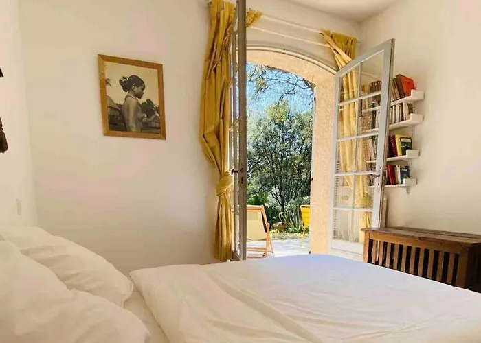 度假居 Provencale Atypique A 5 M A Pied De La