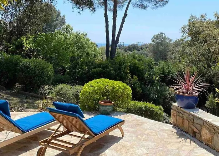 Provencale Atypique A 5 M A Pied De La 別荘 *